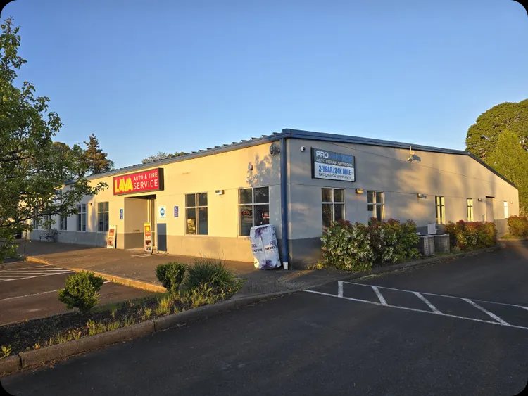 Lava Auto Tire & Service on Airport Rd SE, Albany